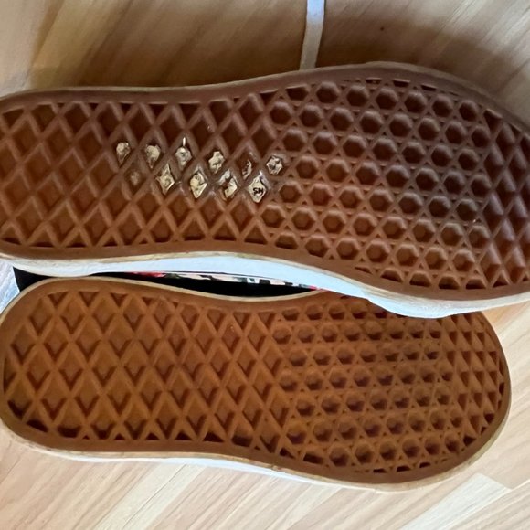 Adorable leopard flower VANS with heel zip, size 3.0 big kids - Picture 2 of 4